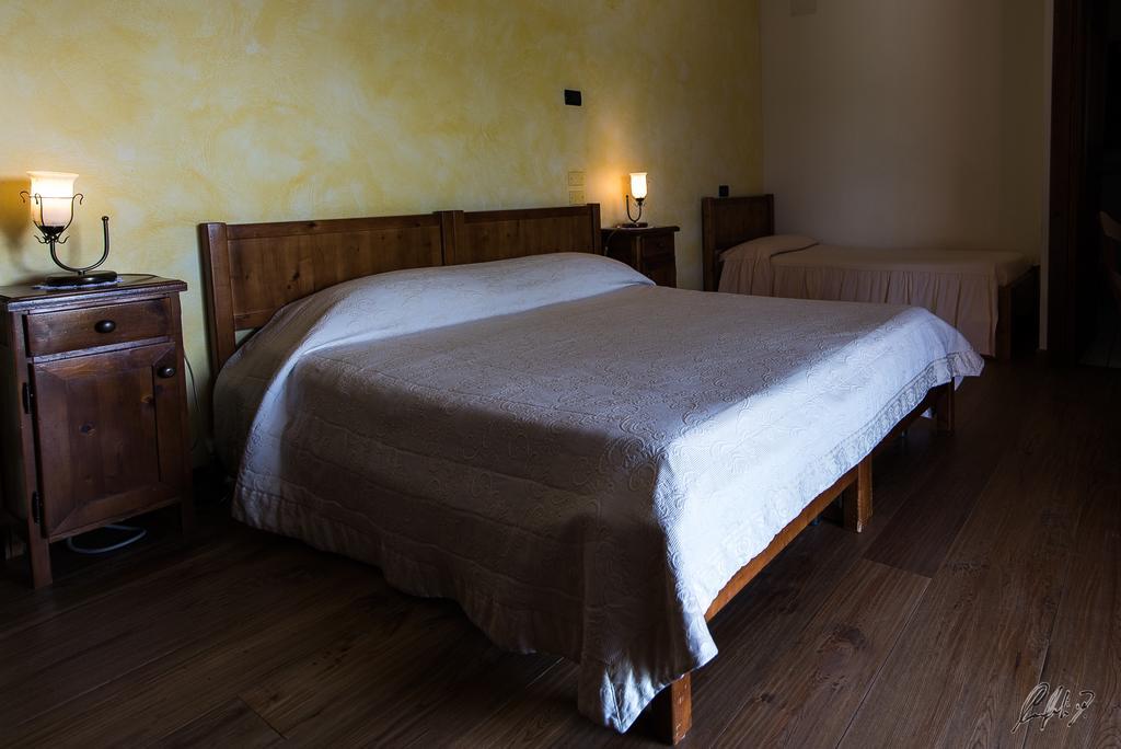 Agriturismo Morgan مونتيبلونا الغرفة الصورة